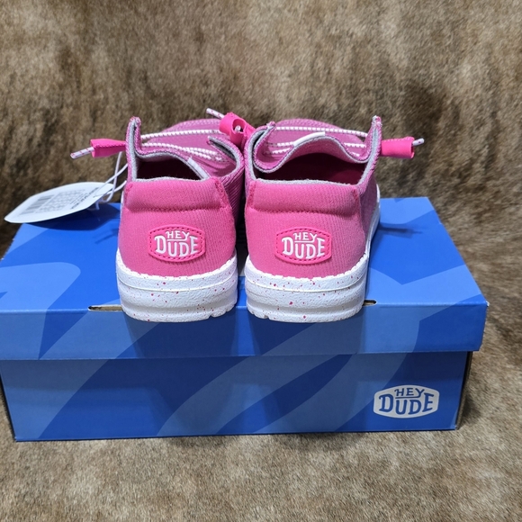 Women's size 6  Wendy Hey Dudes in Bright Pink - Picture 3 of 5